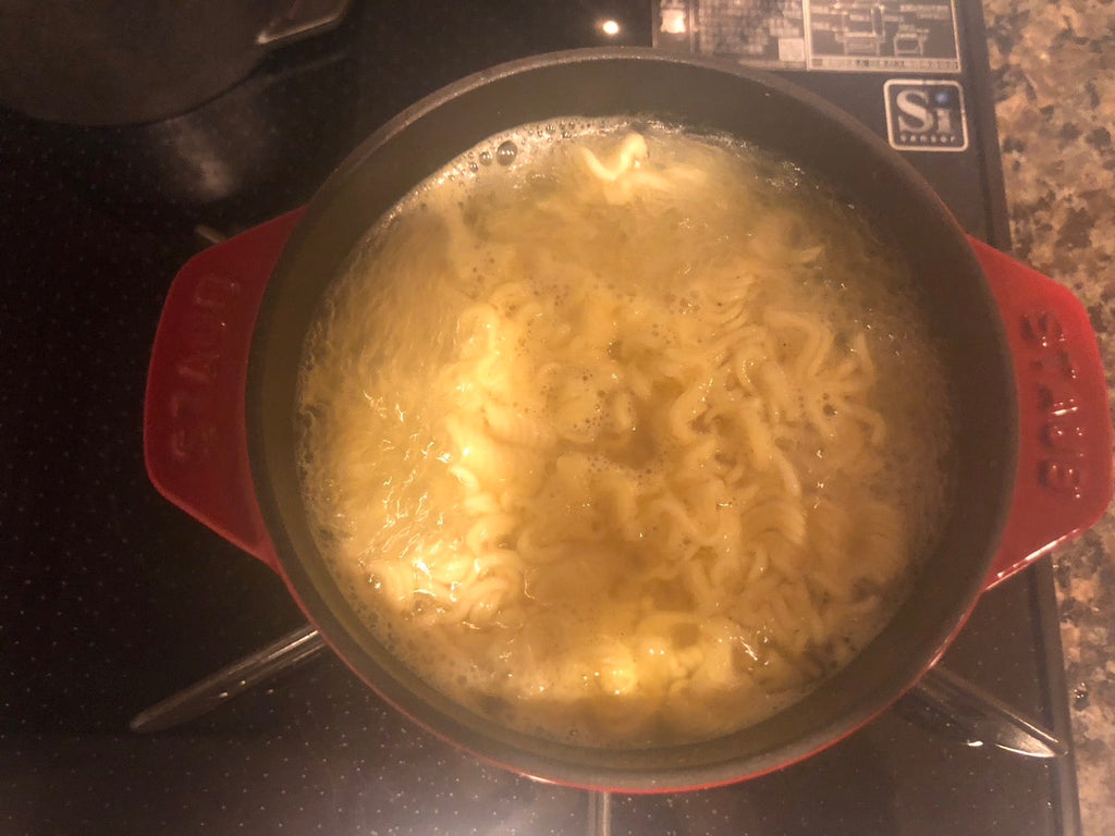 「バイヤー厳選(?)のイラン(ペルシャ)の簡単料理-鳥味ラーメン」22-2