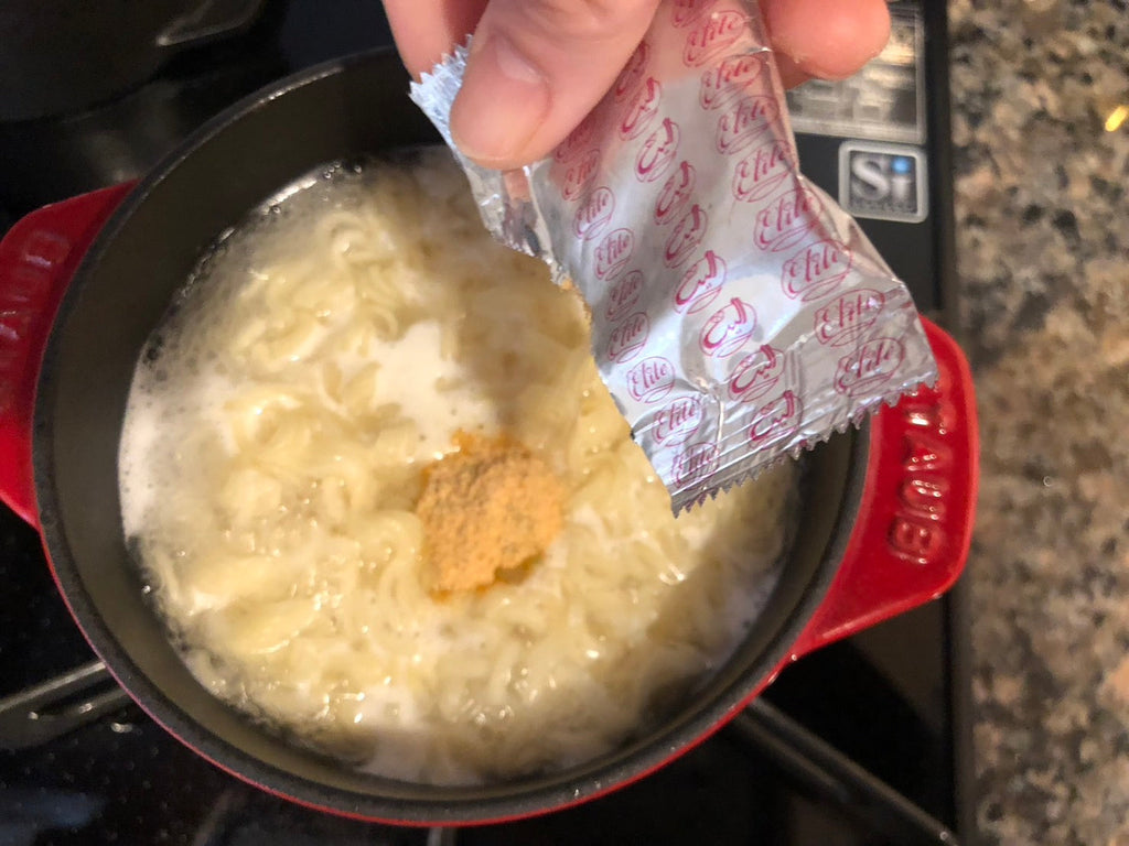 「バイヤー厳選(?)のイラン(ペルシャ)の簡単料理-ビーフ味ラーメン」13-2