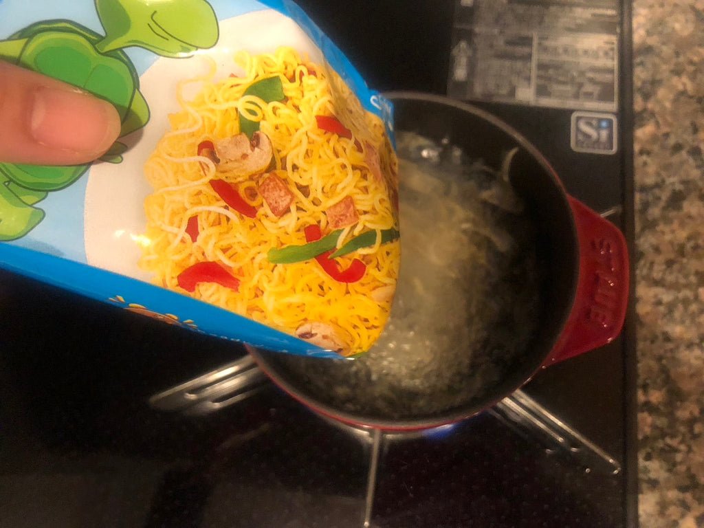 「バイヤー厳選(?)のイラン(ペルシャ)の簡単料理-マッシュルームとチーズのラーメン」16-2