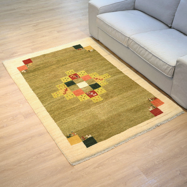 ギャッベ絨毯 「四角い文様でひし形を作っています」10078866【180×121】