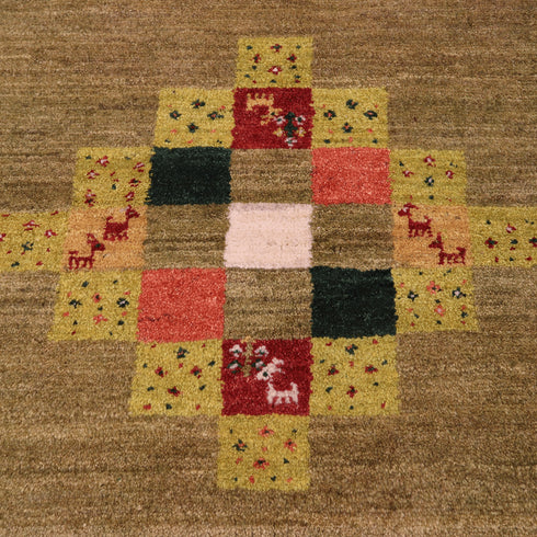 ギャッベ絨毯 「四角い文様でひし形を作っています」10078866【180×121】