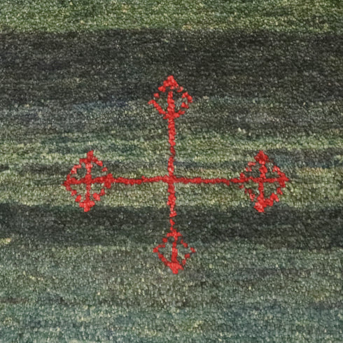 ギャッベ絨毯 「緑の大地に咲く赤い花」 913650【297×197】