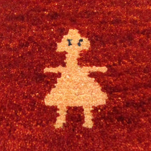 ギャッベ絨毯「インパクト強めの女の子」9144758【180×118】