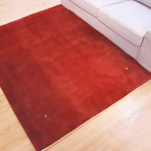 ギャッベ絨毯「赤の陰影と文様の詩」9234539【197×151】