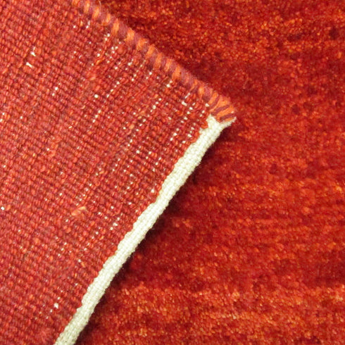 ギャッベ絨毯「インパクト強めの女の子」9144758【180×118】